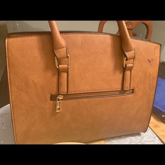 A purse/bag - Picture 2 of 6